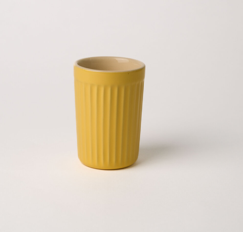 bicchiere giallo